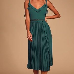 Lulus emerald pleated dress